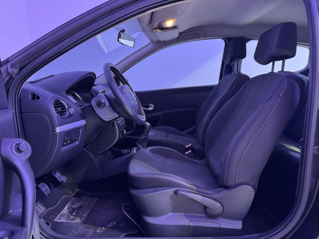 RENAULT Clio 1.2 16V TCE 100CV 3 porte Luxe - 8