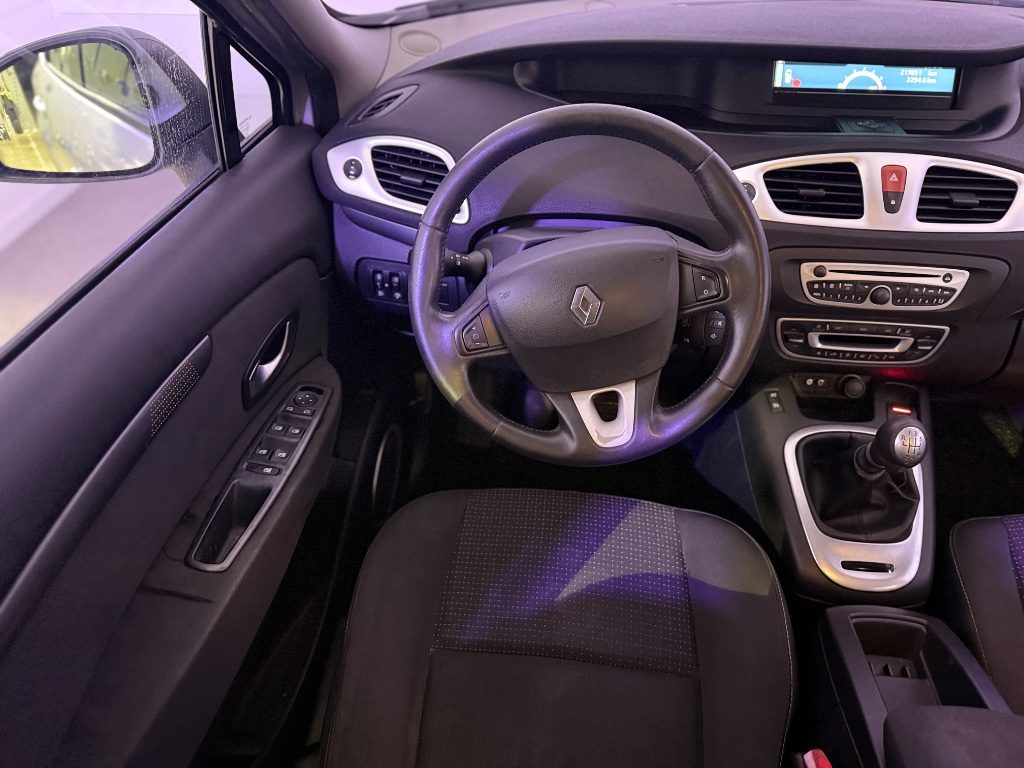 RENAULT Scenic 1.5 dCi 110CV Dynamique - 14