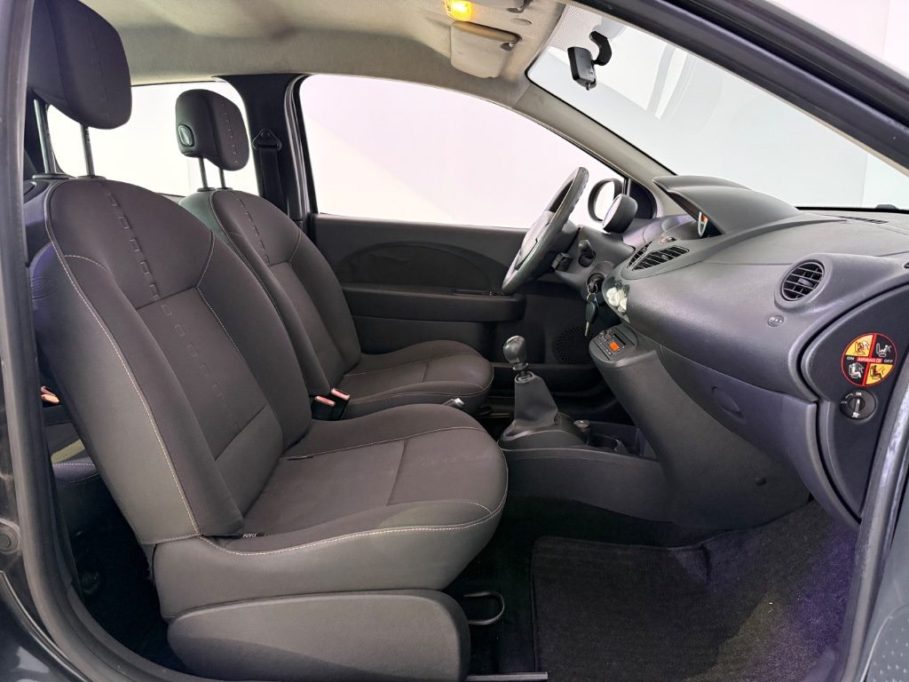 RENAULT Twingo 1.2 16V 3P 75 CV - 11