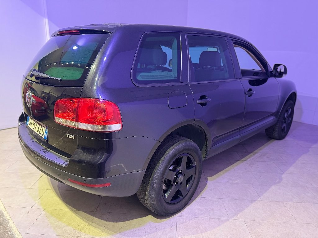 VOLKSWAGEN Touareg 2.5 R5 TDI - 11
