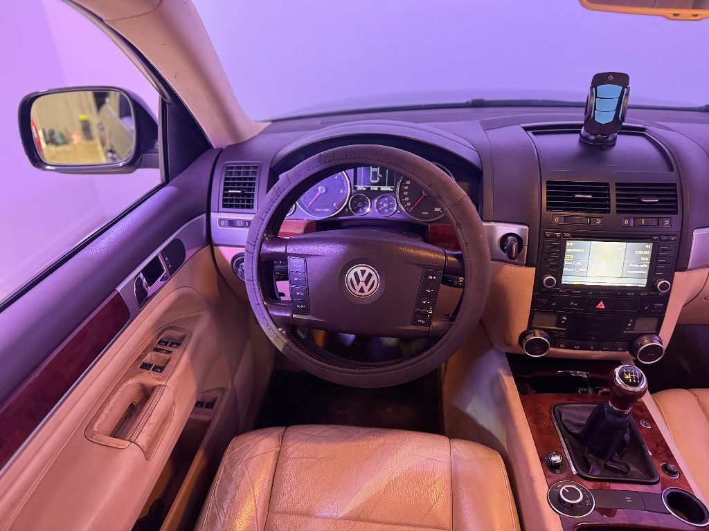 VOLKSWAGEN Touareg 2.5 R5 TDI - 12