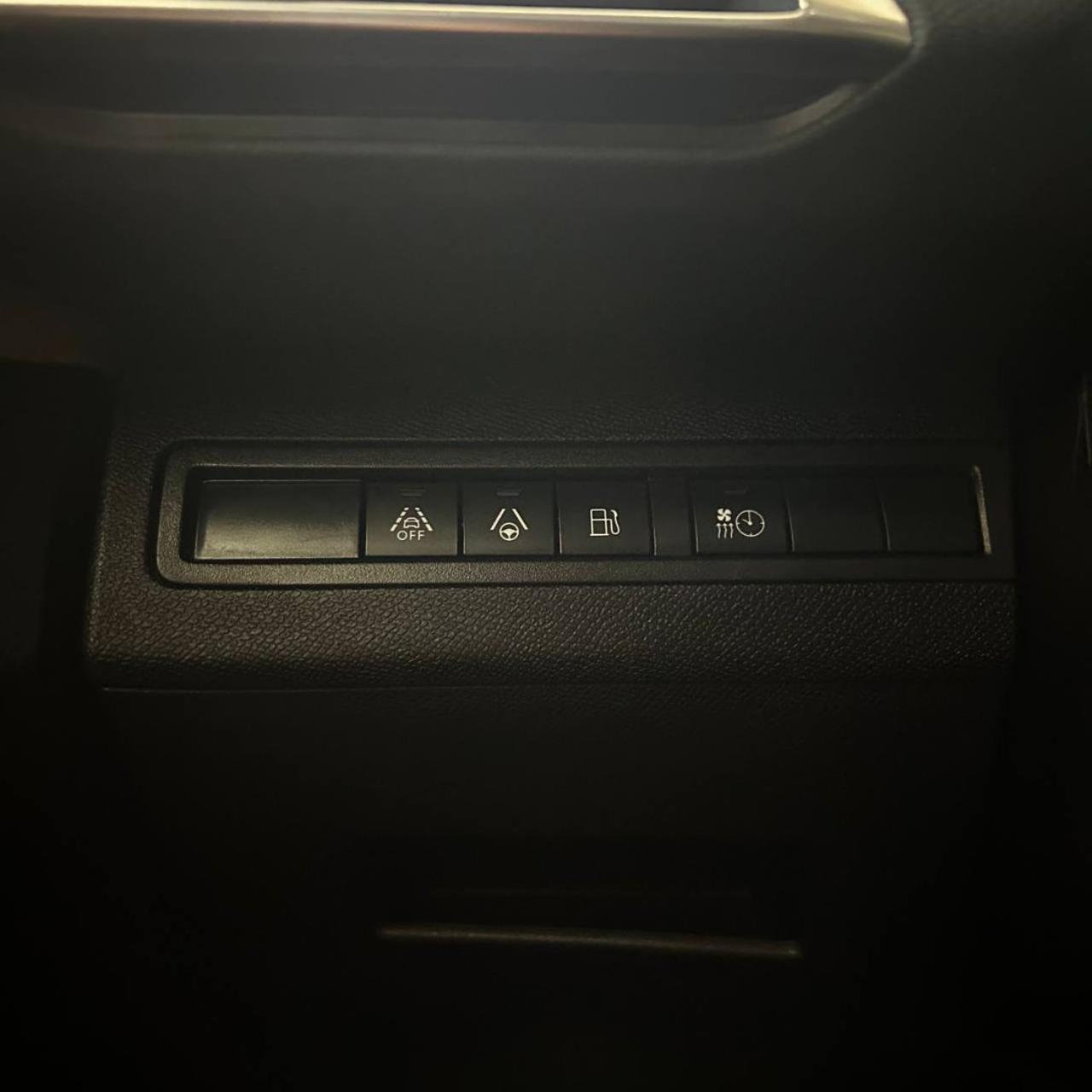 PEUGEOT 3008 Hybrid 225 e-EAT8 GT Pack TETTO APRIBILE - 36