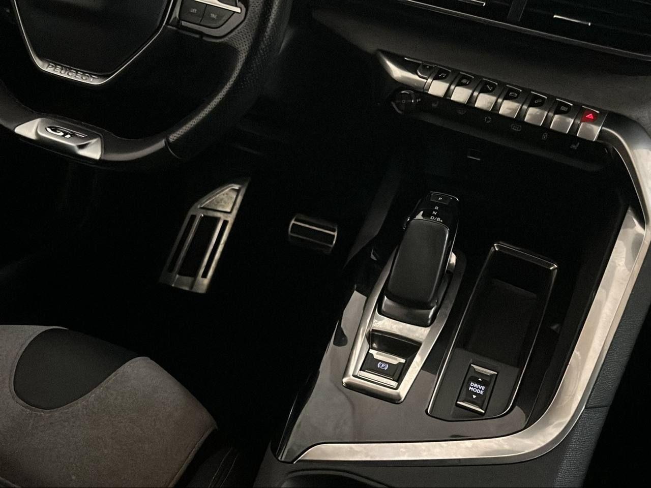 PEUGEOT 3008 Hybrid 225 e-EAT8 GT Pack TETTO APRIBILE - 29