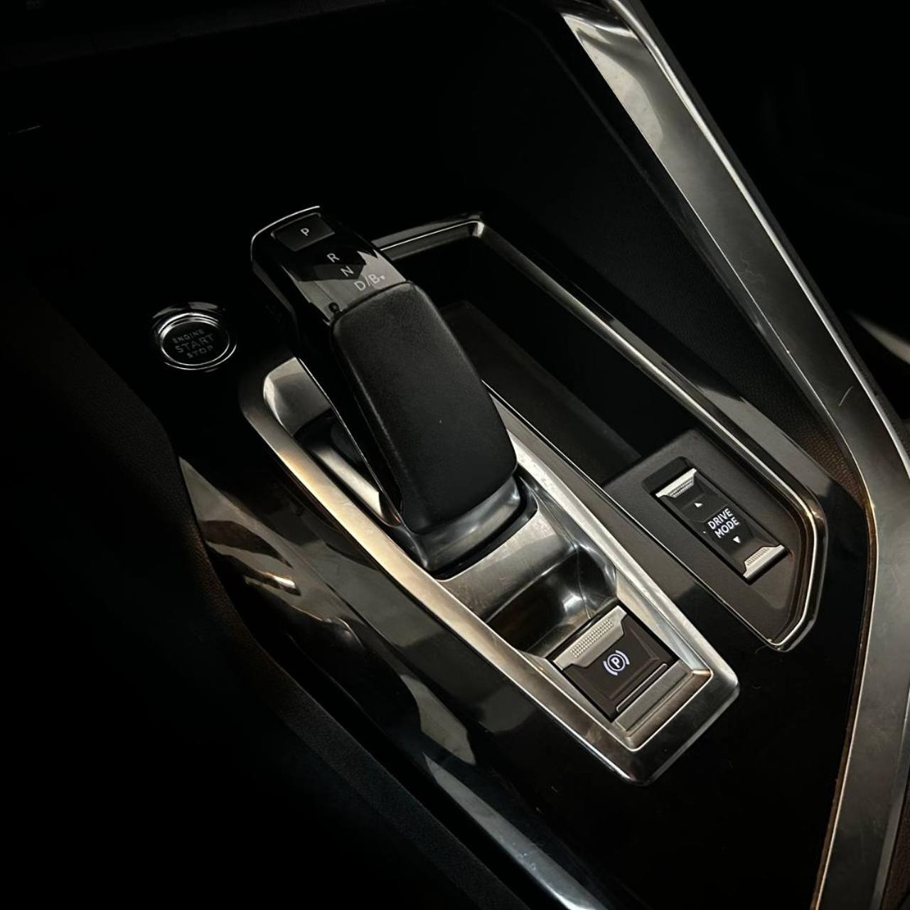 PEUGEOT 3008 Hybrid 225 e-EAT8 GT Pack TETTO APRIBILE - 30