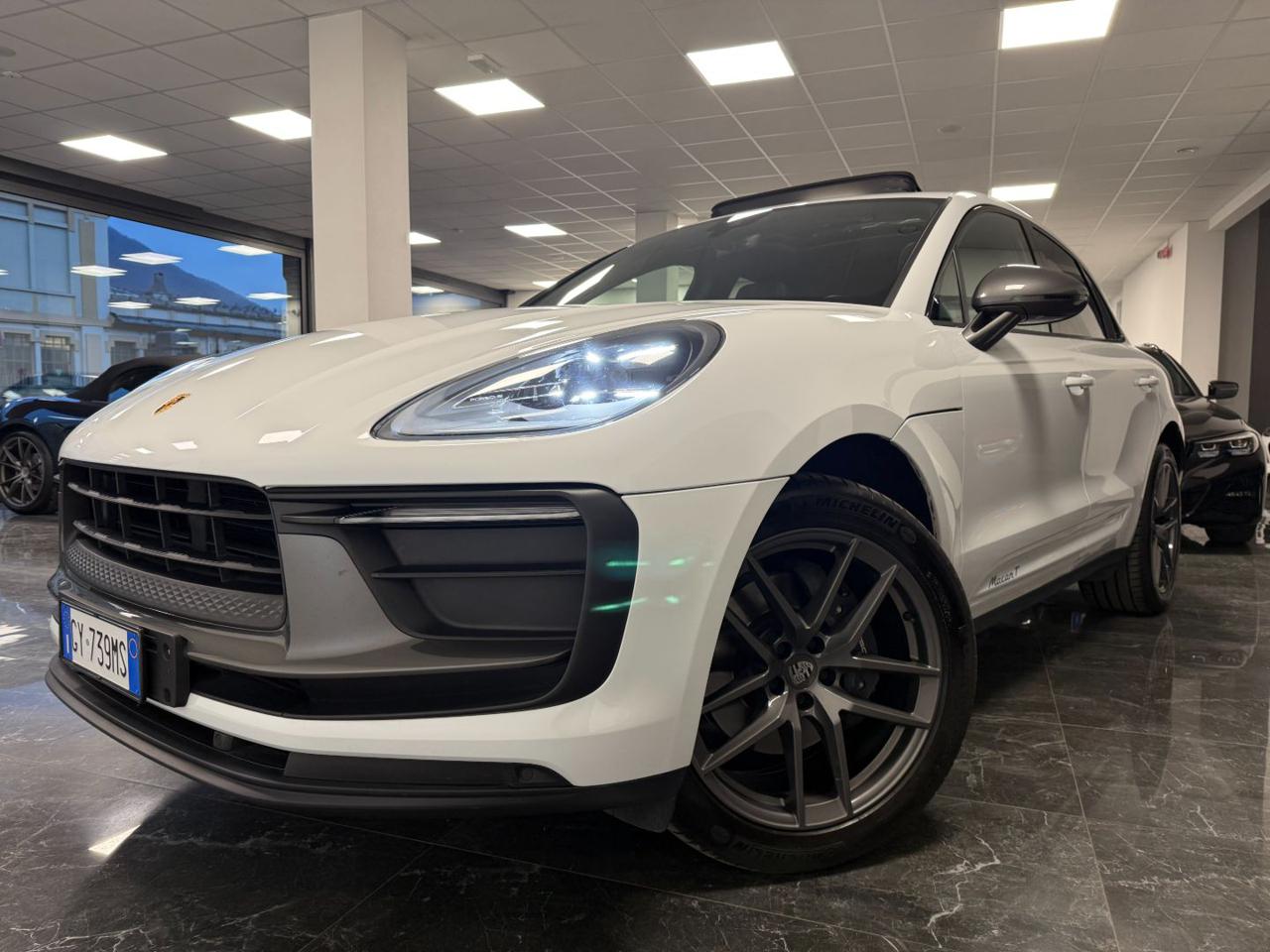 Porsche Macan 2.0 T TETTO / CHRONO / SCARICO/ GARANZIA UFFICIALE 2024 - foto 2