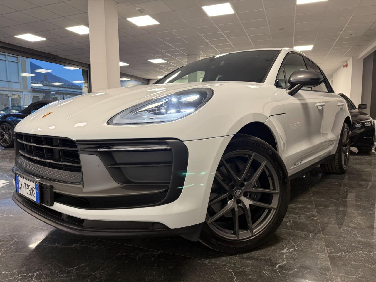 Porsche Macan 2.0 T TETTO / CHRONO / SCARICO/ GARANZIA UFFICIALE 2024