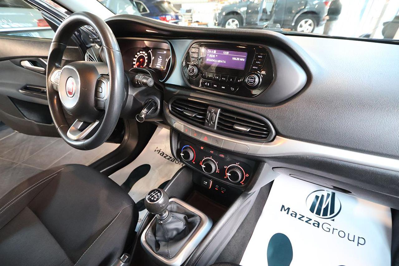 FIAT Tipo 1.4 5p Easy - 26