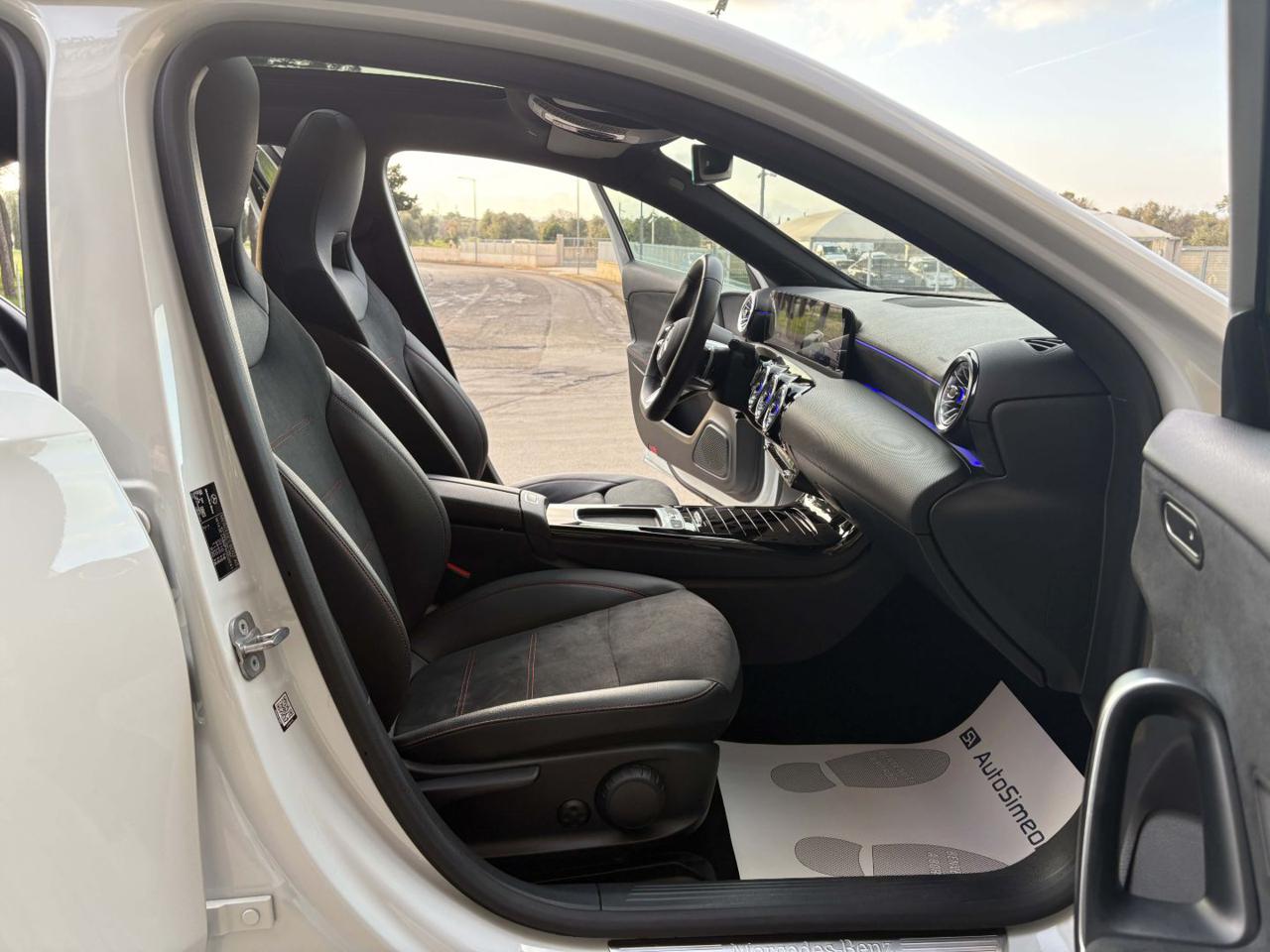 MERCEDES-BENZ A 180 d Automatic AMG Line Premium Plus TETTO PACK NIGHT - 13