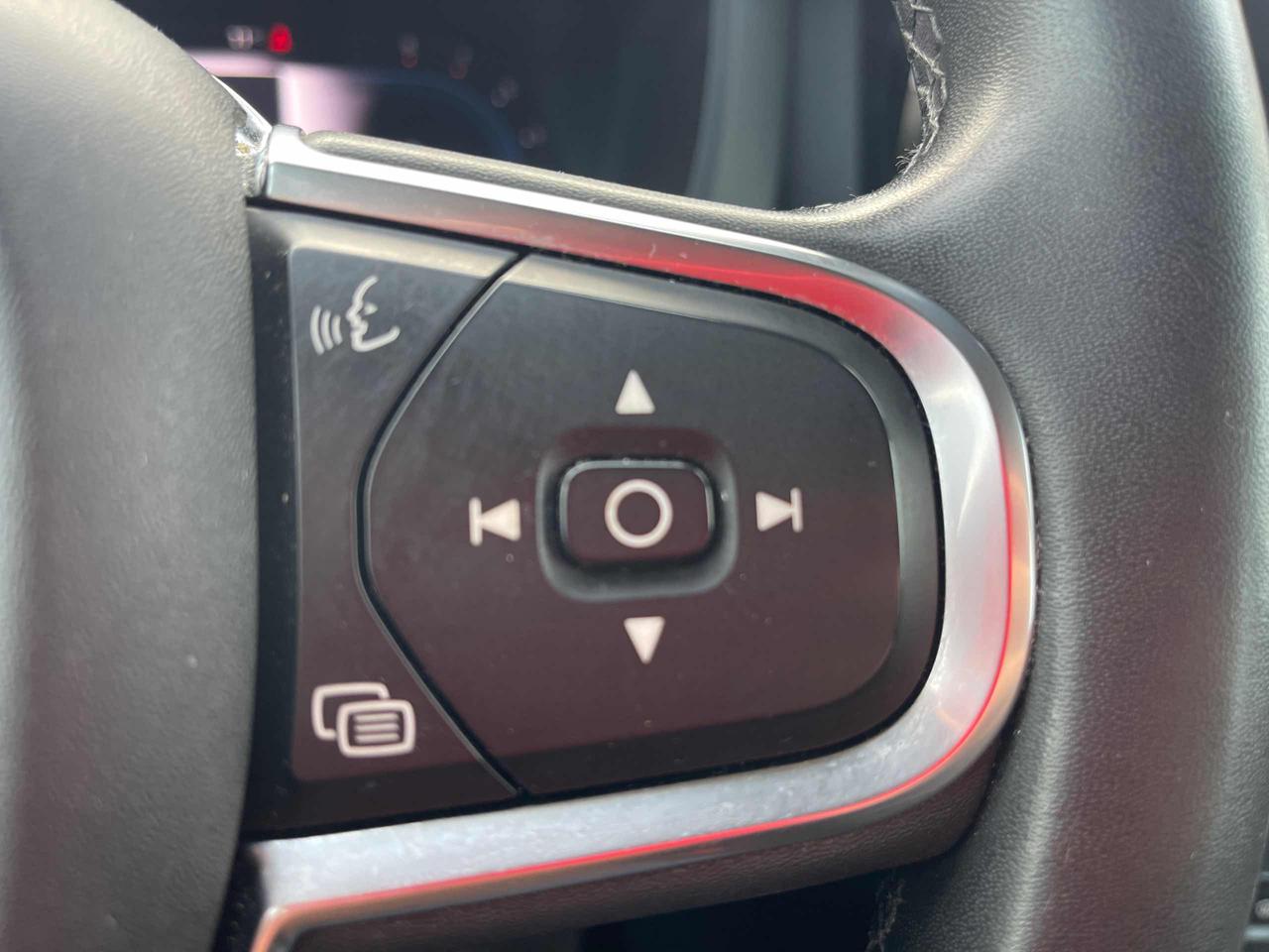 VOLVO XC60 B4 automatico Essential Diesel MILD HYBRID - 4