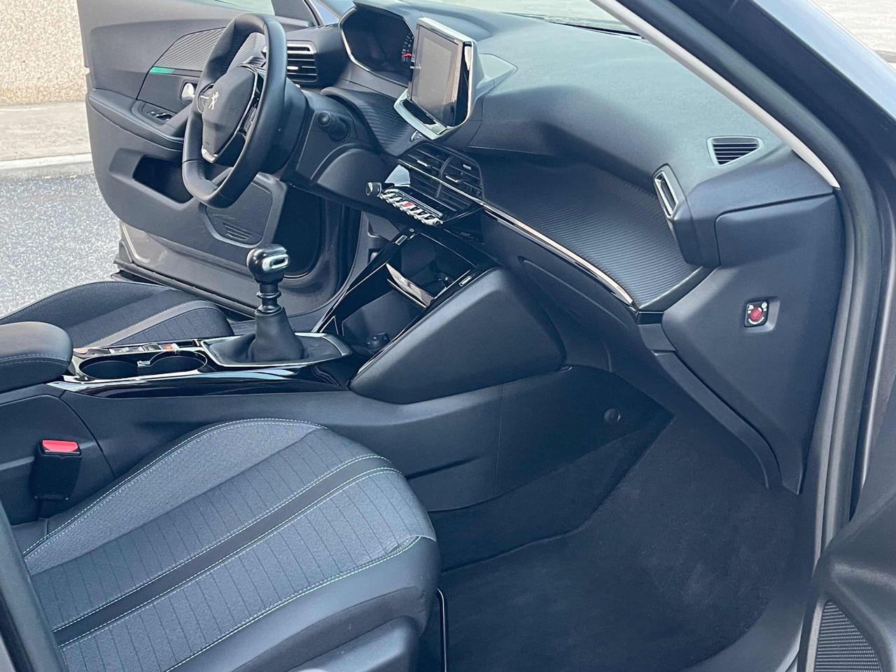 PEUGEOT 2008 BlueHDi 110 S&S Allure - 16