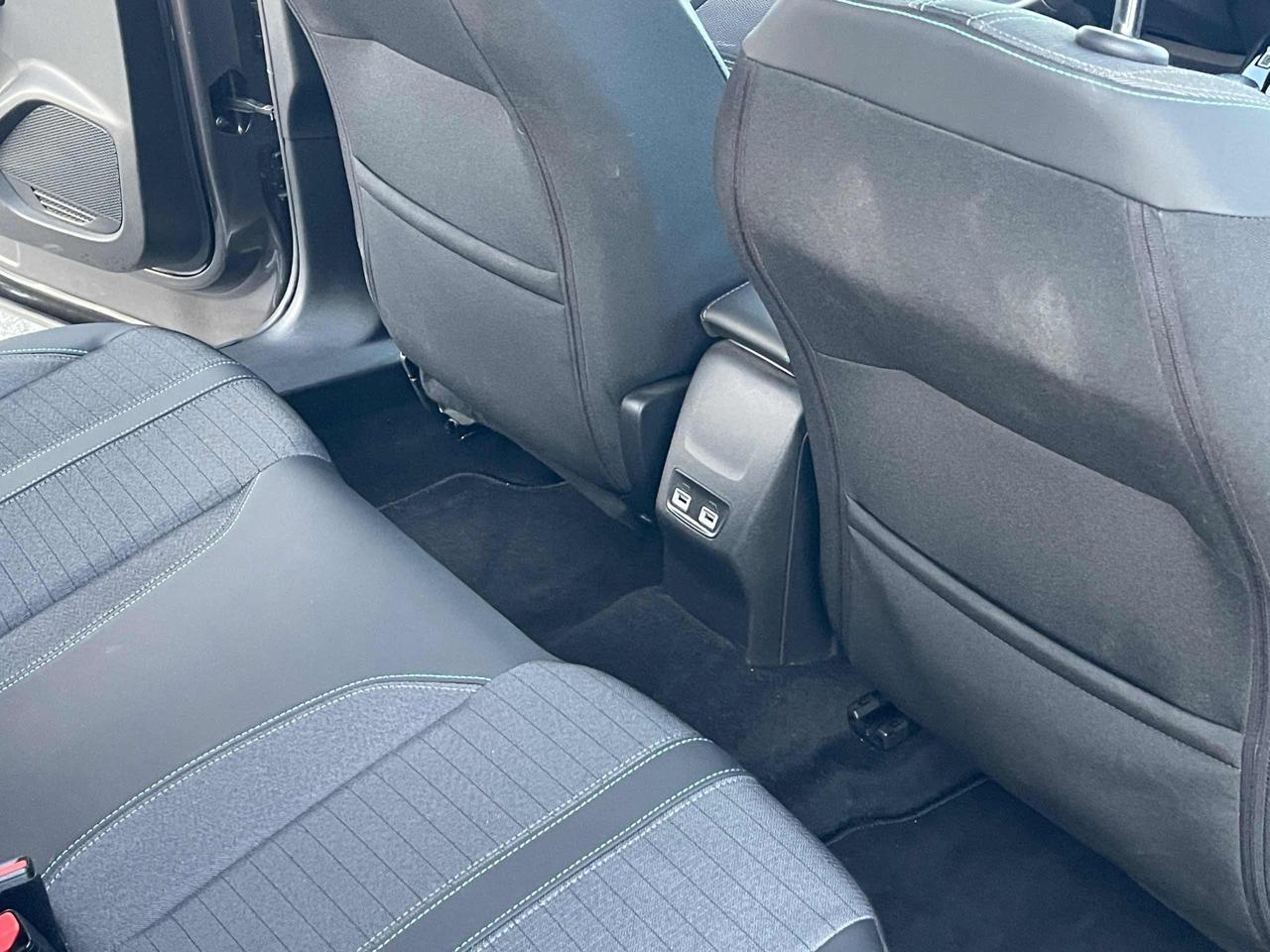 PEUGEOT 2008 BlueHDi 110 S&S Allure - 28