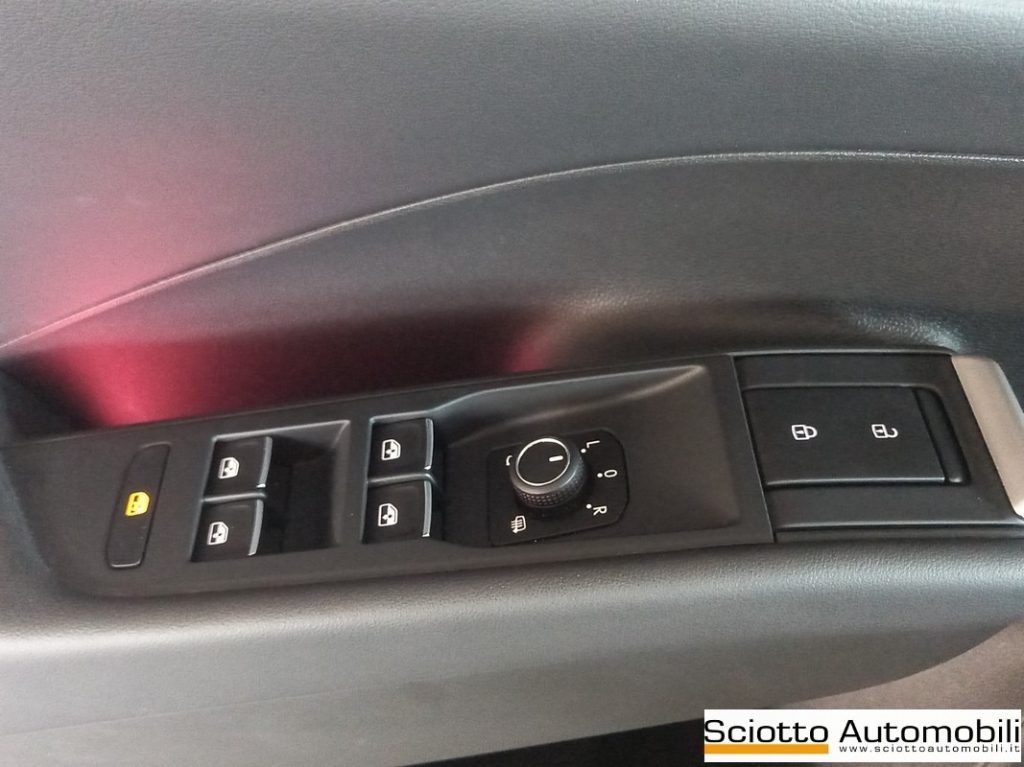VOLKSWAGEN T-Roc 1.5 eTSI ACT DSG Style - 12