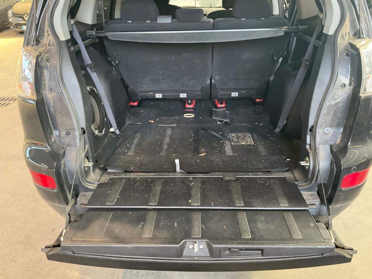 MITSUBISHI Outlander 2.0 DI-D Instyle 7 p.ti DPF - 9