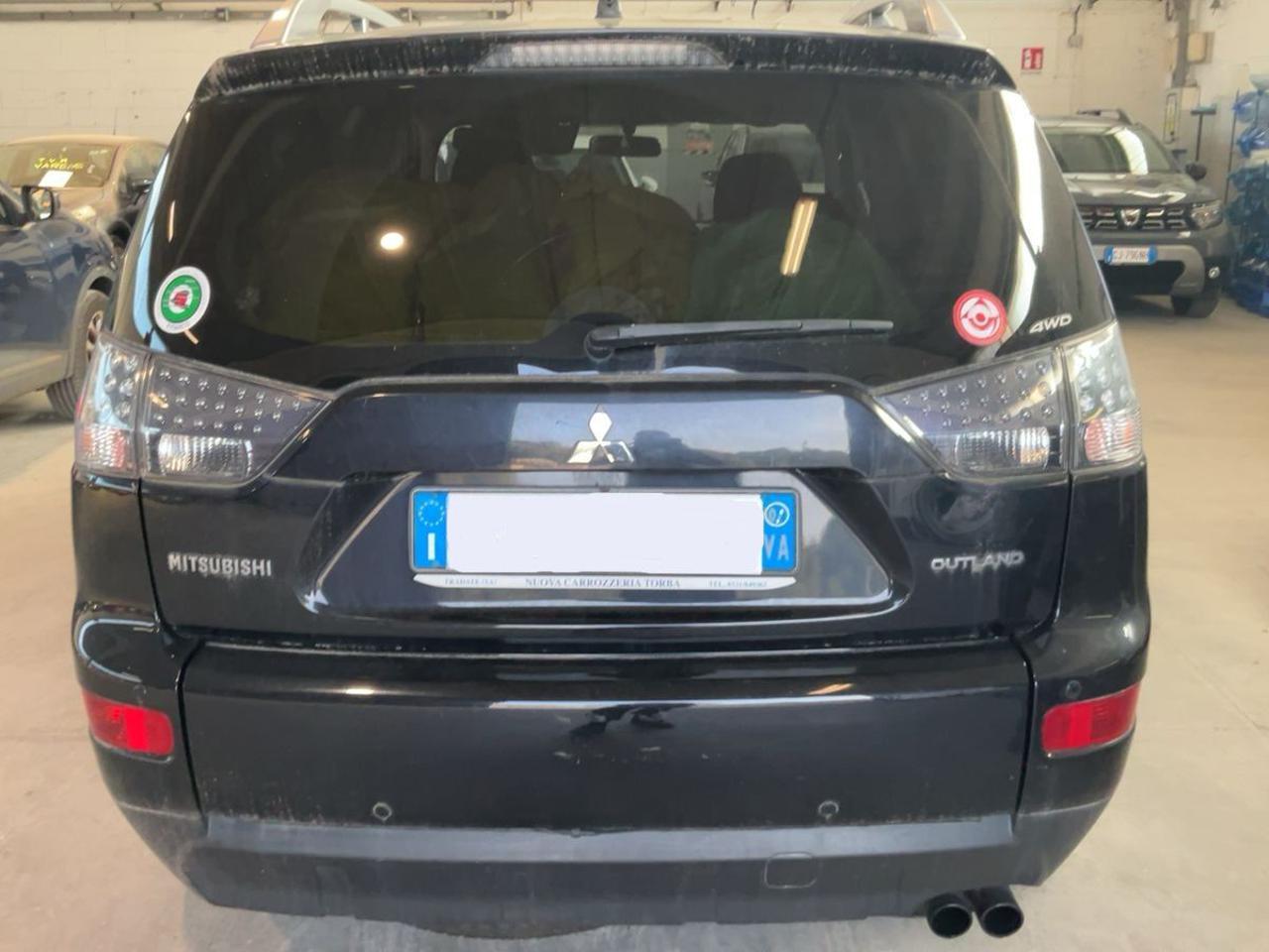 MITSUBISHI Outlander 2.0 DI-D Instyle 7 p.ti DPF - 4