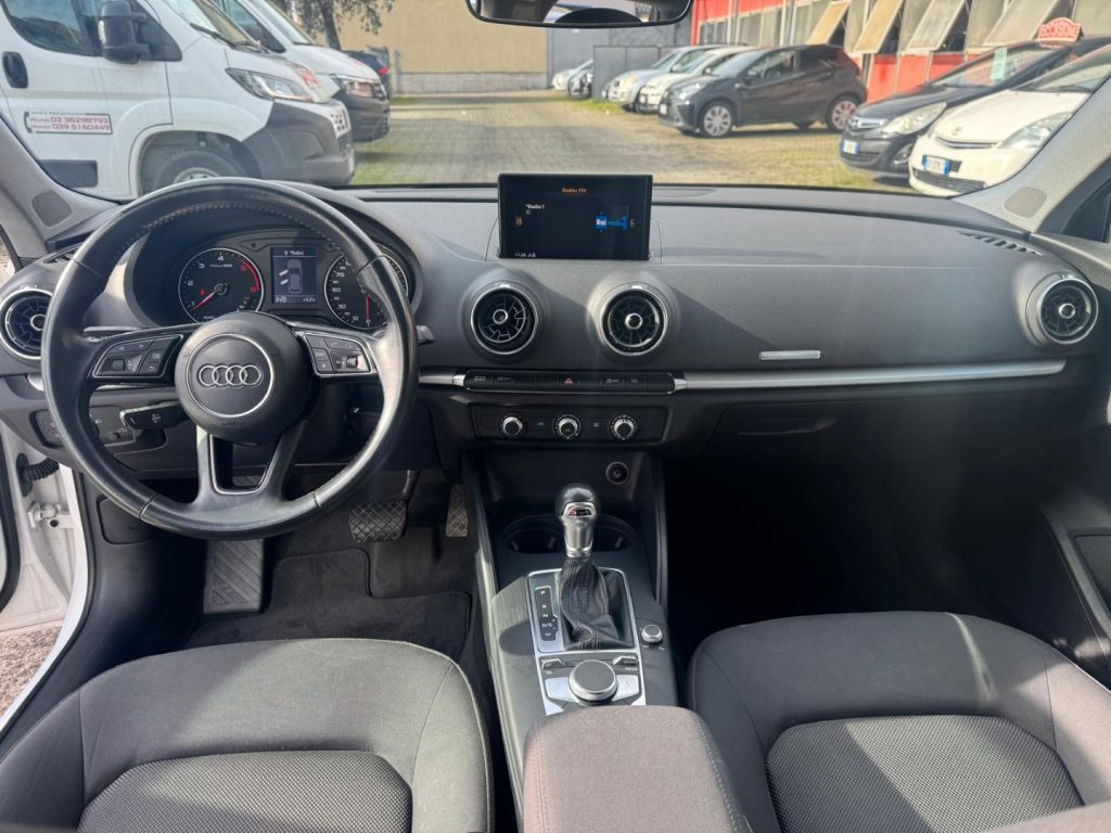 AUDI A3 SPB 30 TDI S tronic Admired - 9