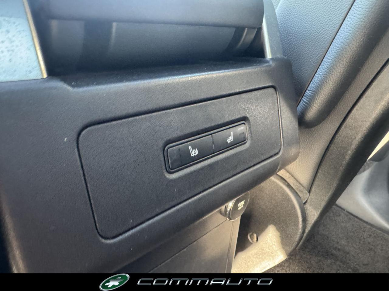 LAND ROVER Discovery 3.0 SDV6 306 CV Landmark Edition - 29