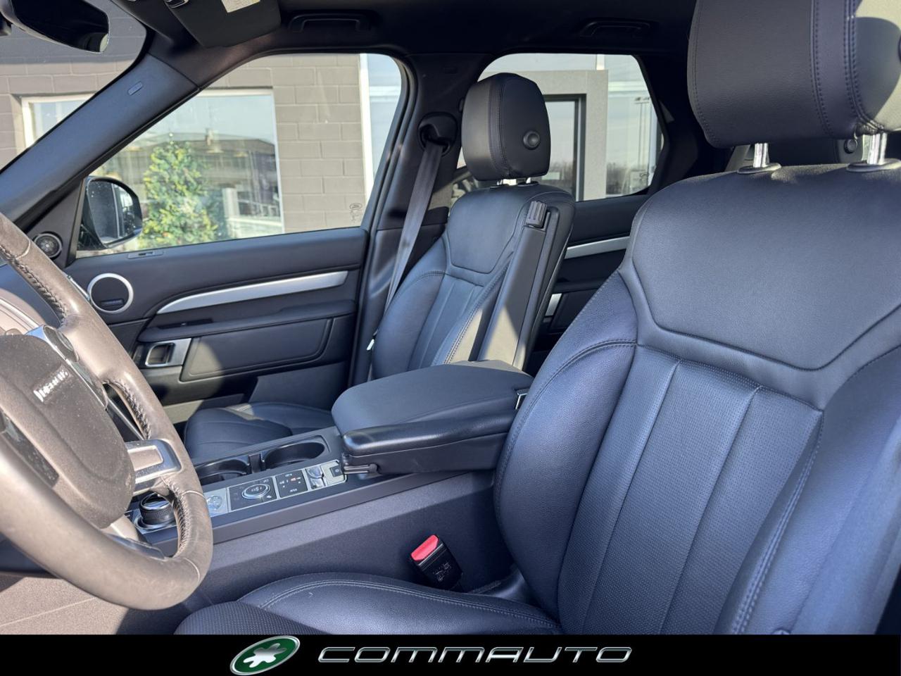 LAND ROVER Discovery 3.0 SDV6 306 CV Landmark Edition - 13