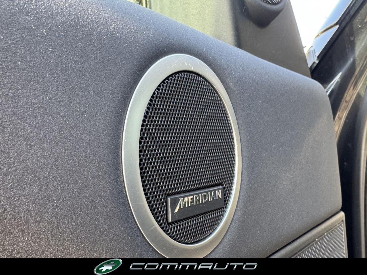 LAND ROVER Discovery 3.0 SDV6 306 CV Landmark Edition - 11