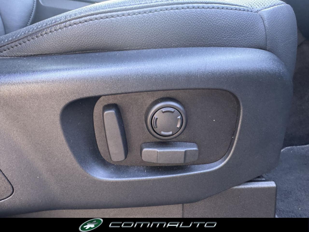 LAND ROVER Discovery 3.0 SDV6 306 CV Landmark Edition - 31