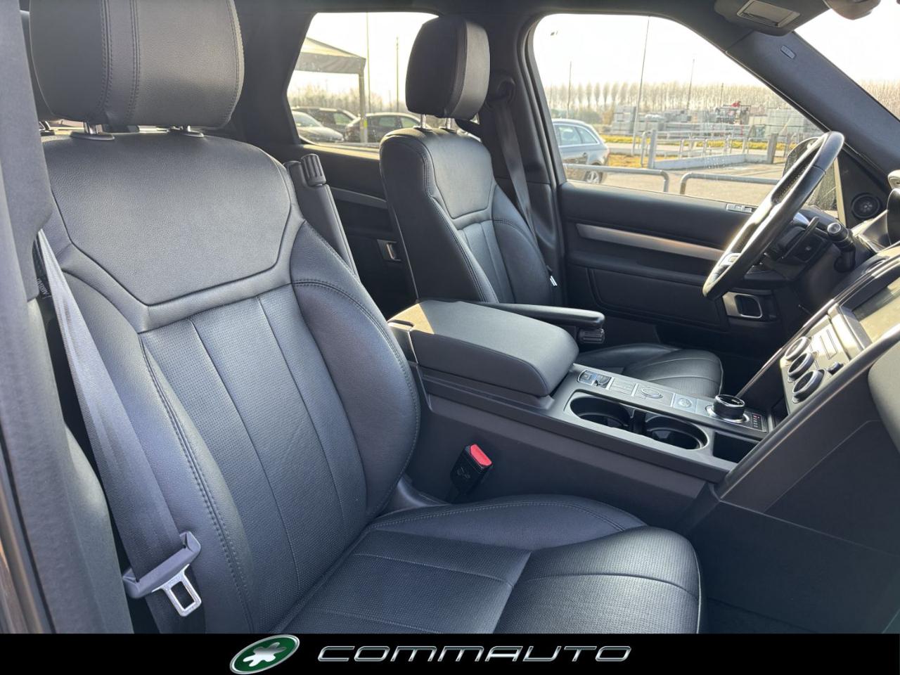 LAND ROVER Discovery 3.0 SDV6 306 CV Landmark Edition - 30