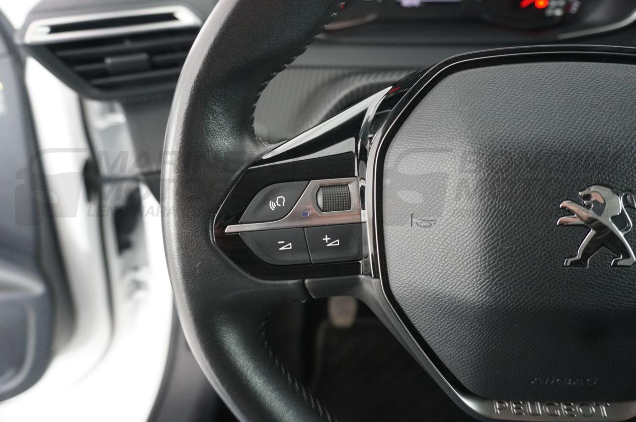 PEUGEOT 208 1.2 PURE TECH 100CV  ALLURE - 22