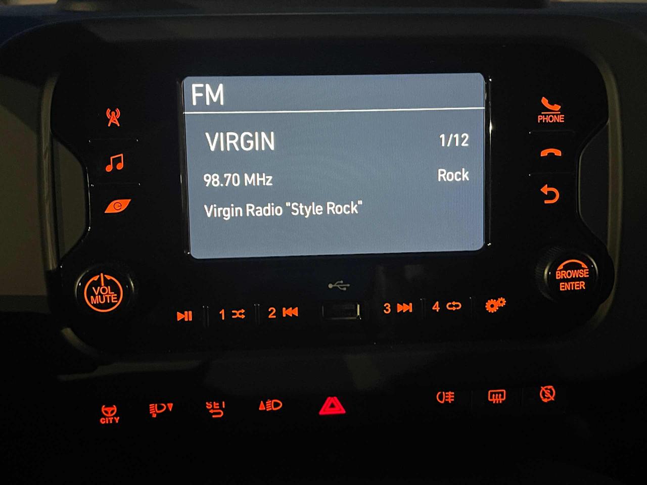 FIAT Panda 1.0 FireFly S&S Hybrid 6 Marce Bluetooth - 6