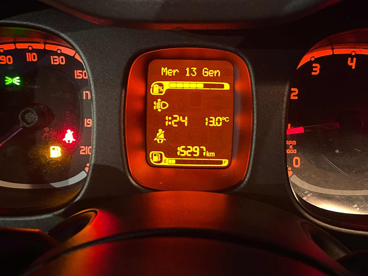 FIAT Panda 1.0 FireFly S&S Hybrid 6 Marce Bluetooth - 3