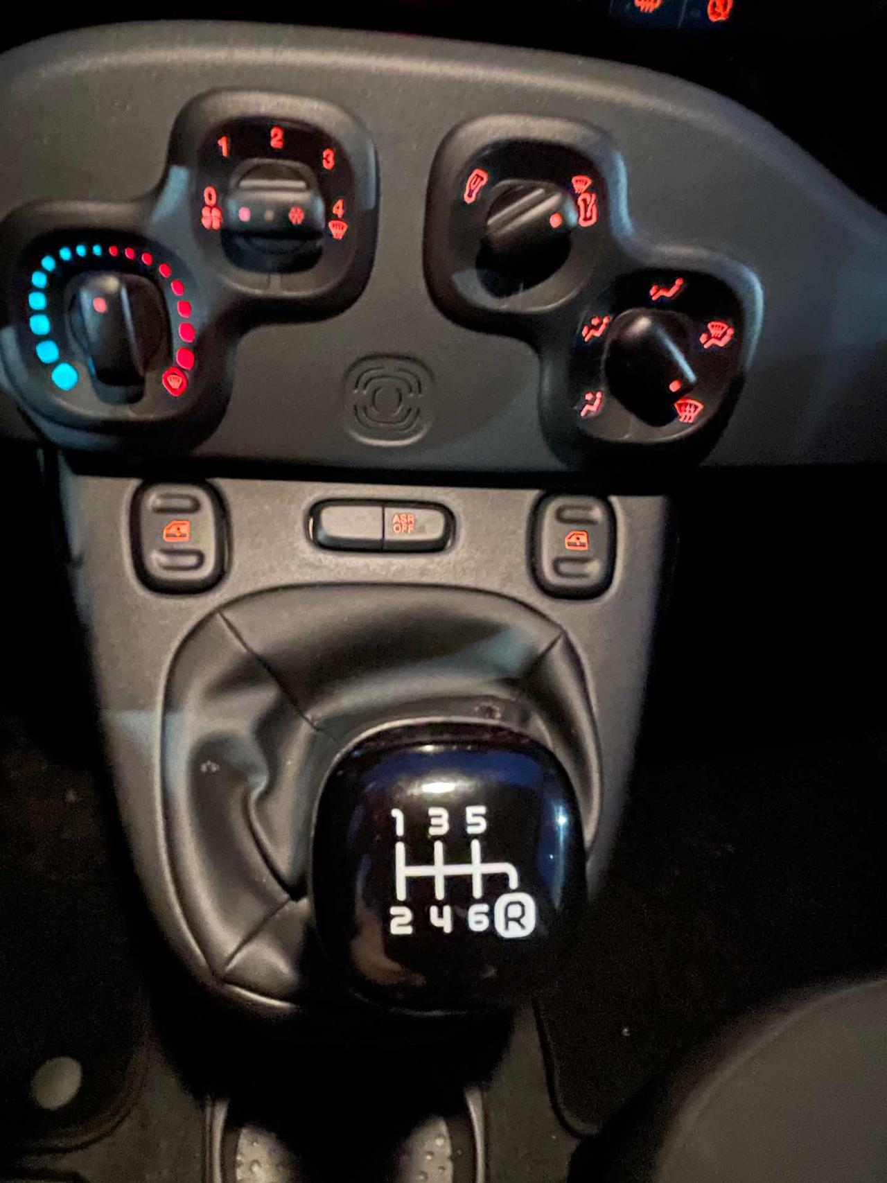 FIAT Panda 1.0 FireFly S&S Hybrid 6 Marce Bluetooth - 11