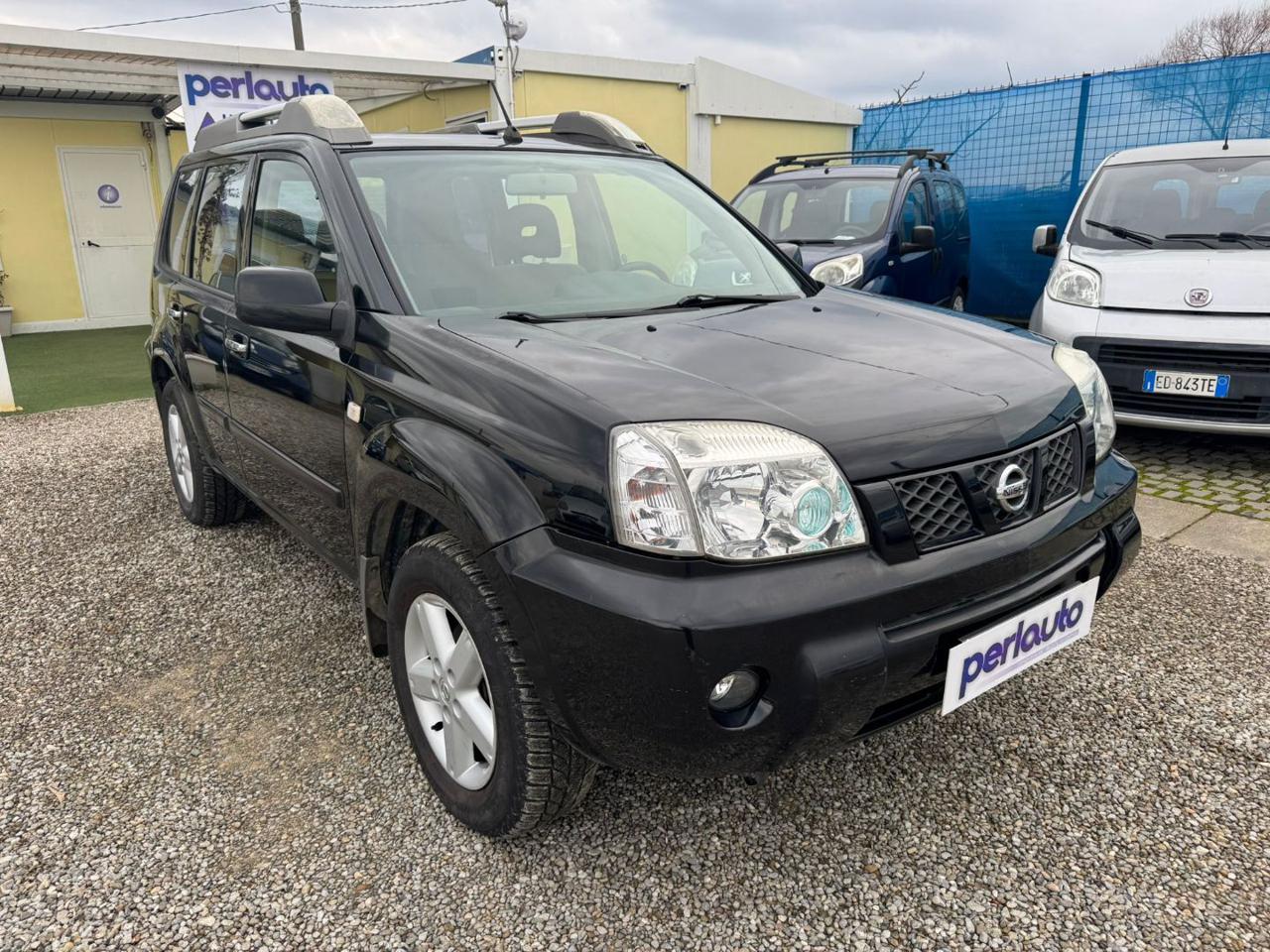 NISSAN X-Trail 2.2 dCi Elegance - 2