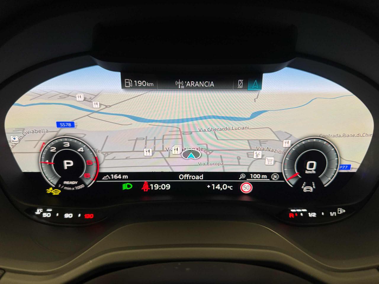 AUDI Q2 35 TDI S tronic Business Advanced - 13