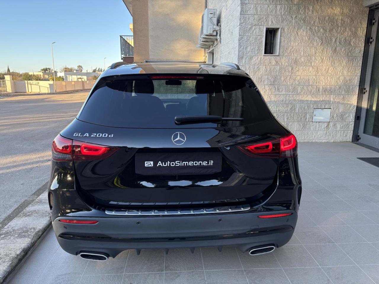 MERCEDES-BENZ GLA 200 d Automatic Premium Amg Pack Night - 5