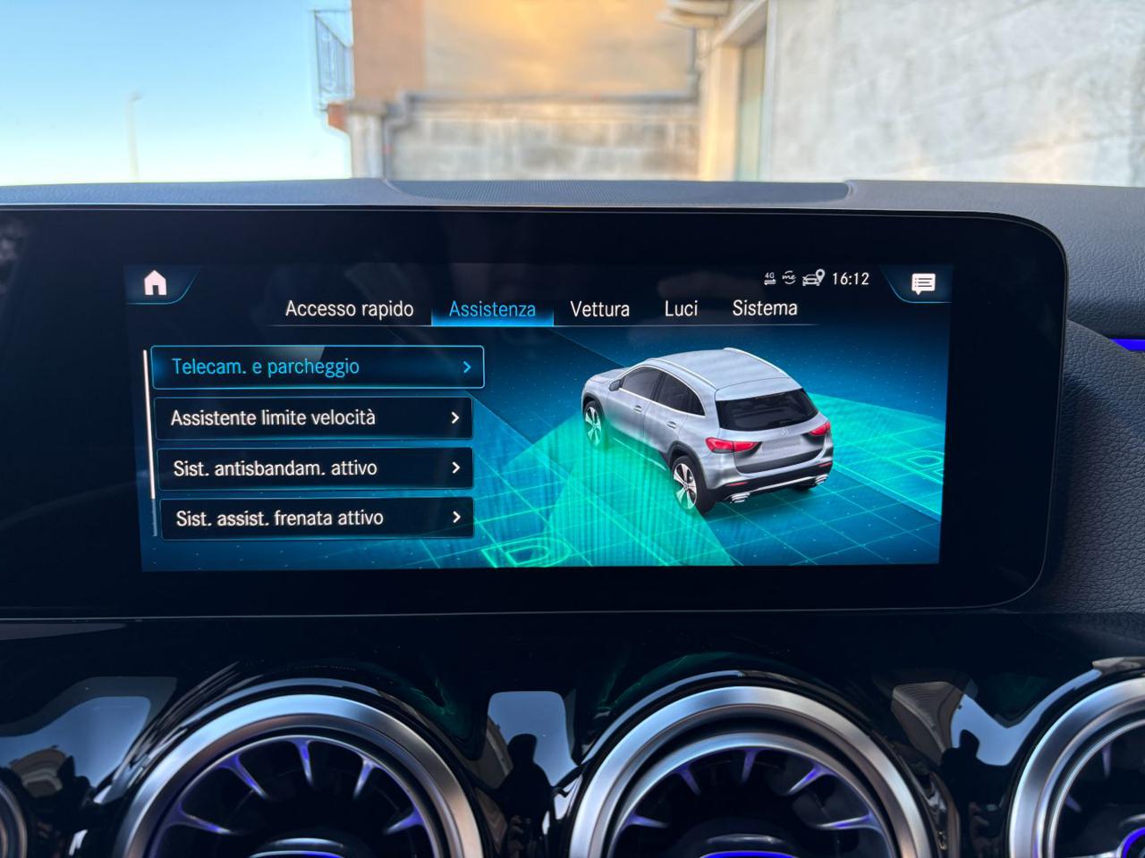 MERCEDES-BENZ GLA 200 d Automatic Premium Amg Pack Night - 27