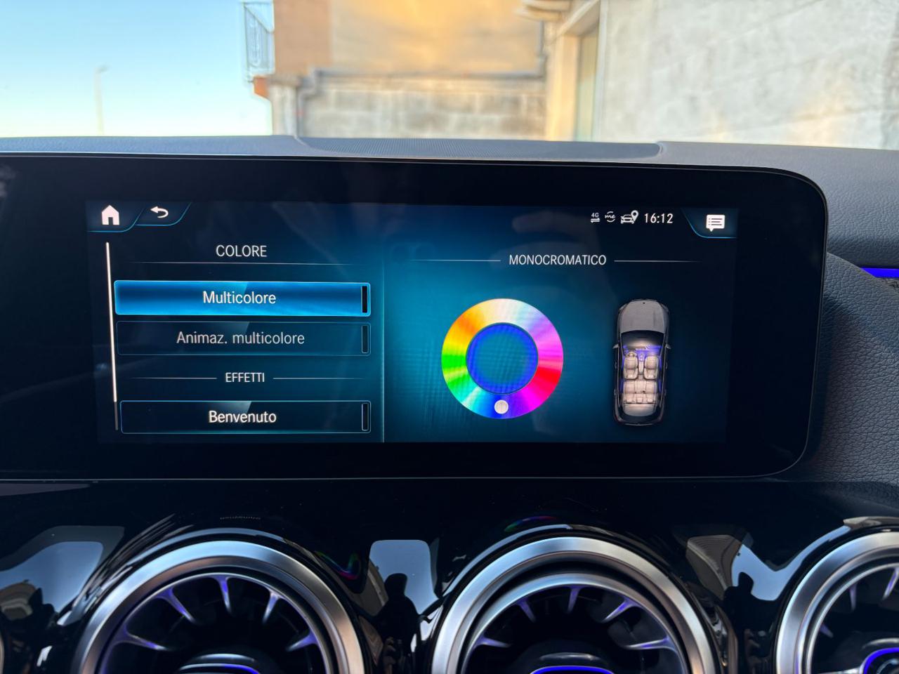 MERCEDES-BENZ GLA 200 d Automatic Premium Amg Pack Night - 17