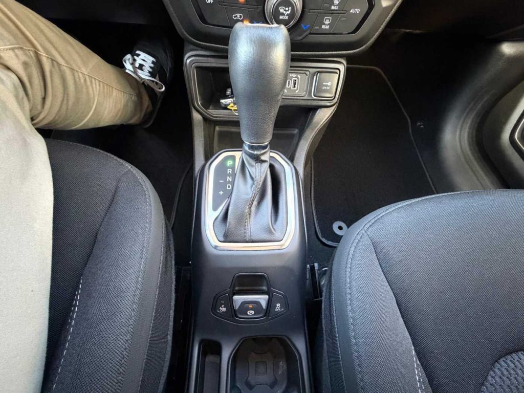 JEEP Renegade 1.5 Turbo T4 MHEV Summit - 17