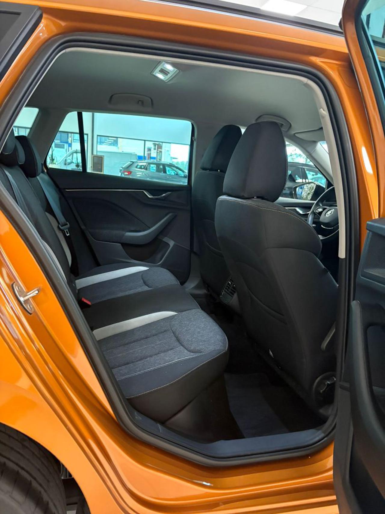 SKODA Kamiq 1.0 TSI 110 CV DSG Black Dots - 4