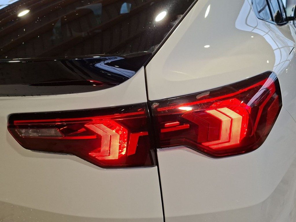 BMW iX2 eDrive 20 Msport Pro Aut. - 7