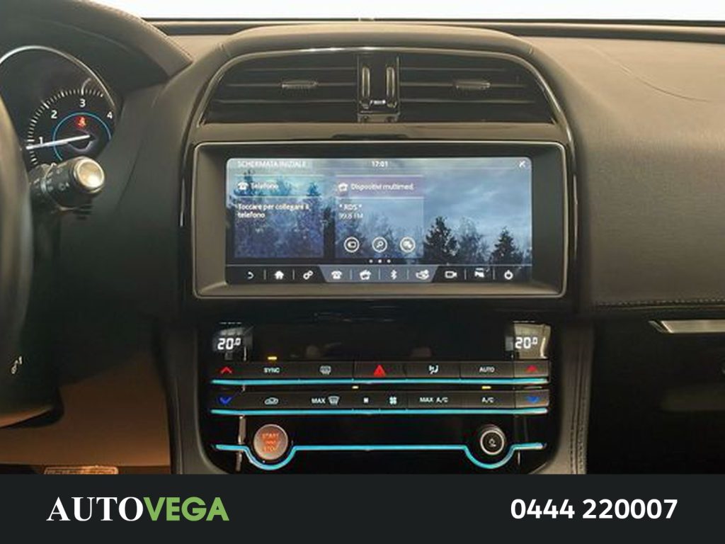 JAGUAR F-Pace 2.0d i4 chequered flag awd 180cv auto my20 - 10