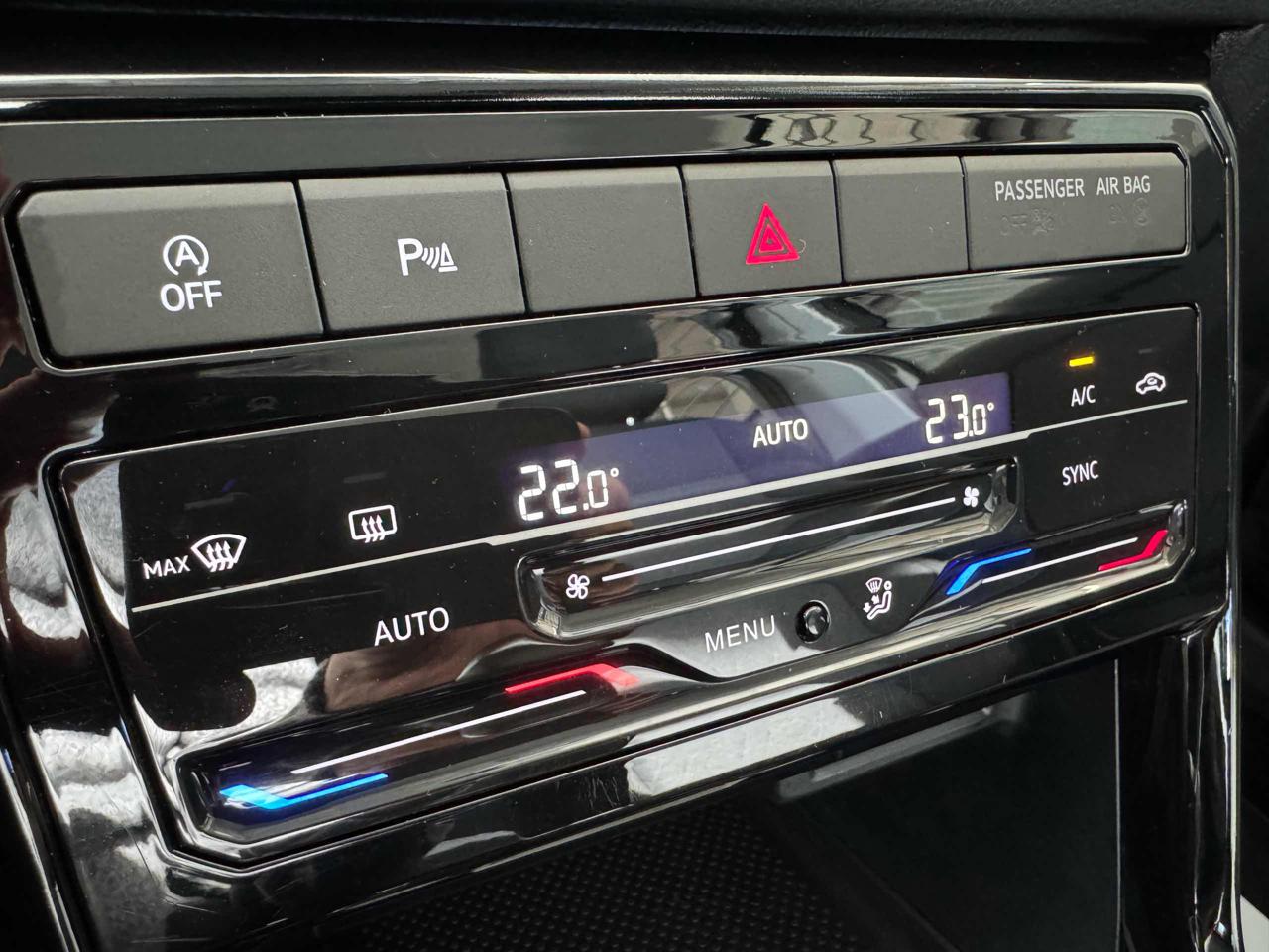 VOLKSWAGEN T-Cross 1.0 TSI Life - 11