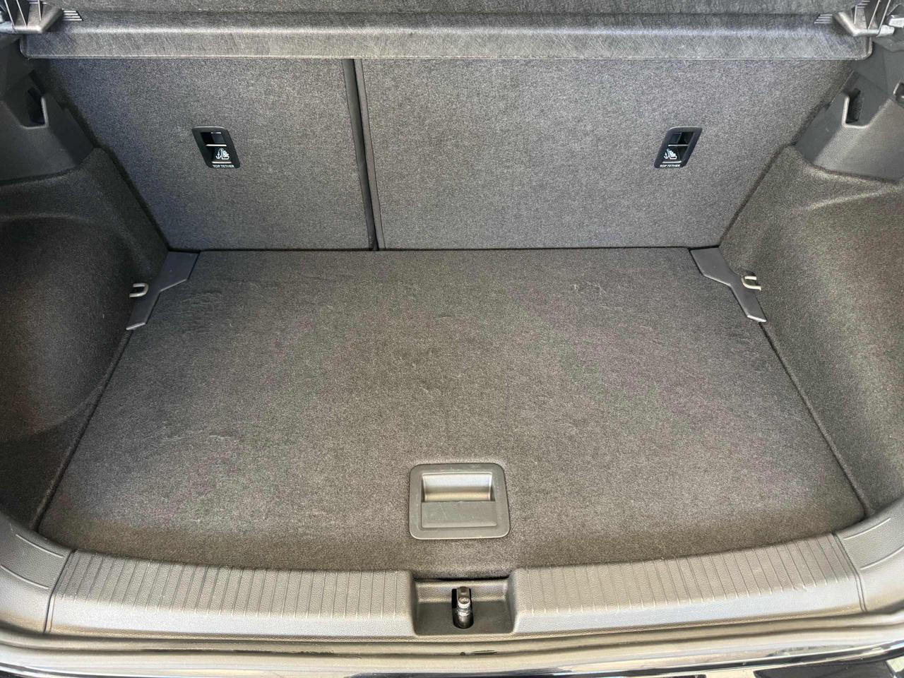 VOLKSWAGEN T-Cross 1.0 TSI Life - 17