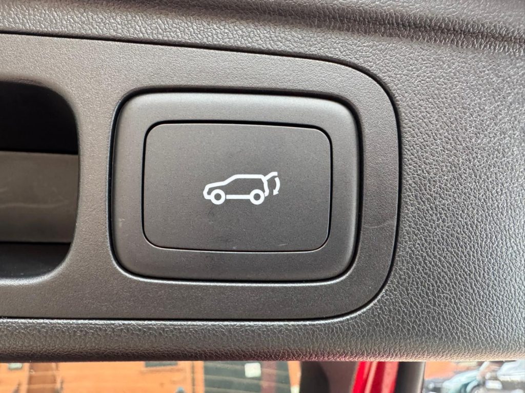 MG HS 1.5 FULL HYBRID+ 224CV  LUXURY KM0 - 19