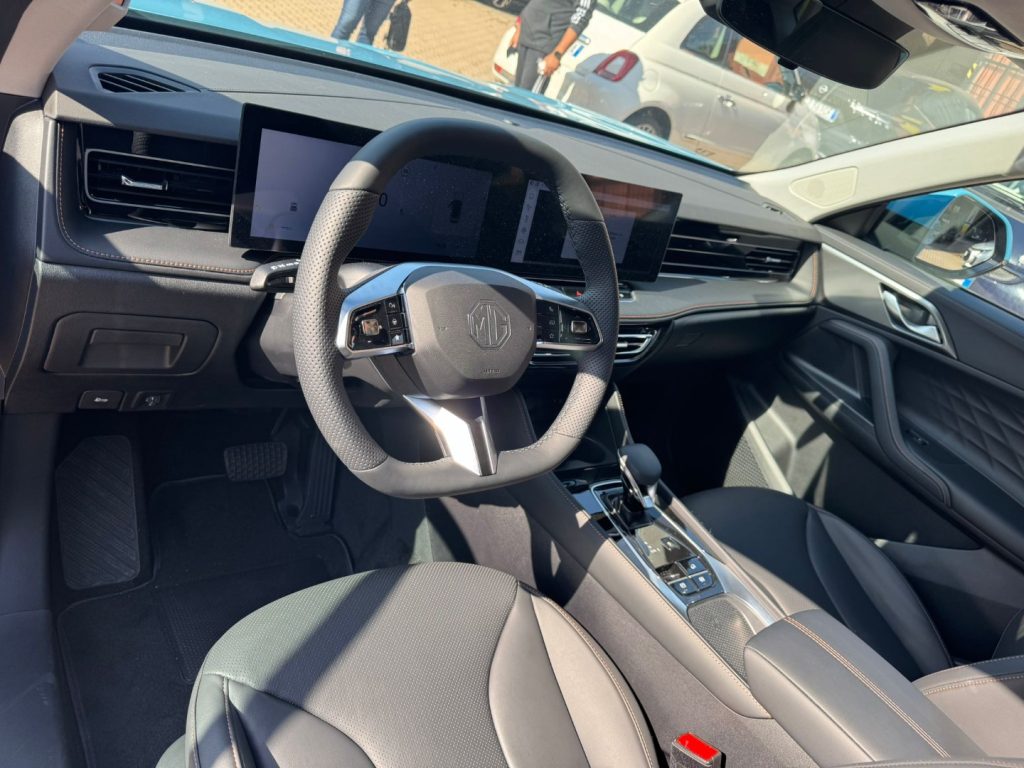 MG HS 1.5 FULL HYBRID+ 224CV  LUXURY KM0 - 7