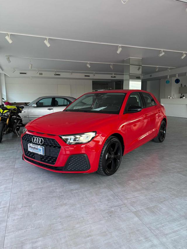 AUDI A1 Rosso pastello