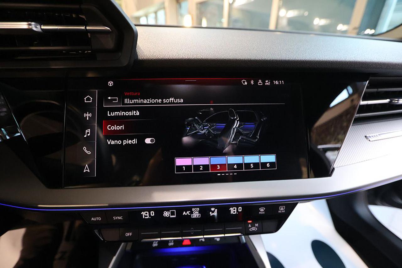 AUDI A3 30 TFSI Sportback Business Advanced - 25