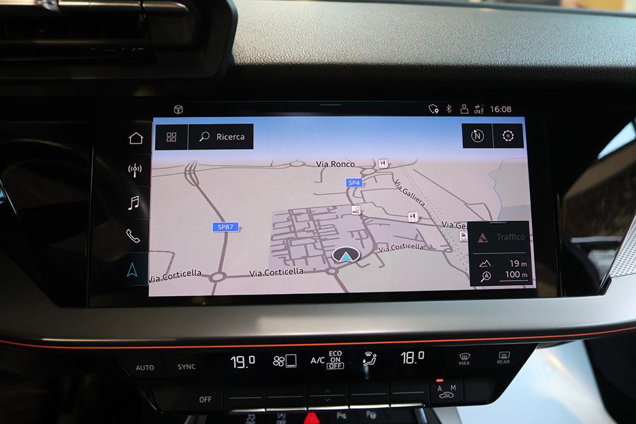 AUDI A3 30 TFSI Sportback Business Advanced - 22