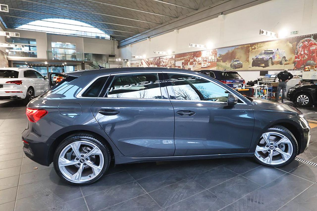 AUDI A3 30 TFSI Sportback Business Advanced - 10