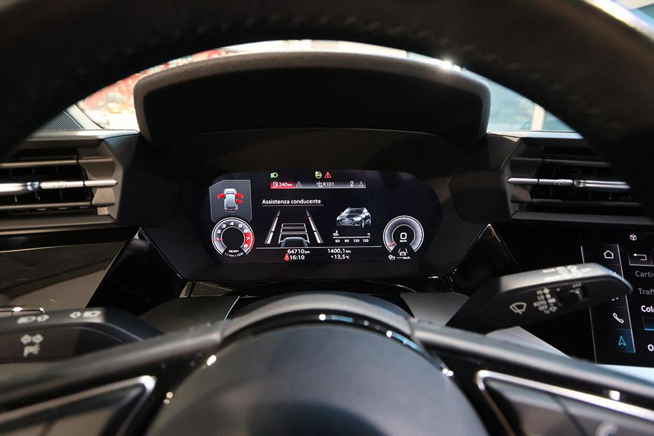 AUDI A3 30 TFSI Sportback Business Advanced - 29