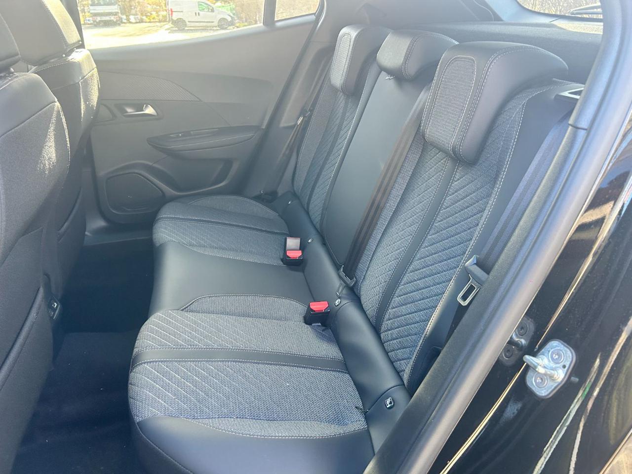 PEUGEOT 2008 PureTech 100 S&S Allure - 8