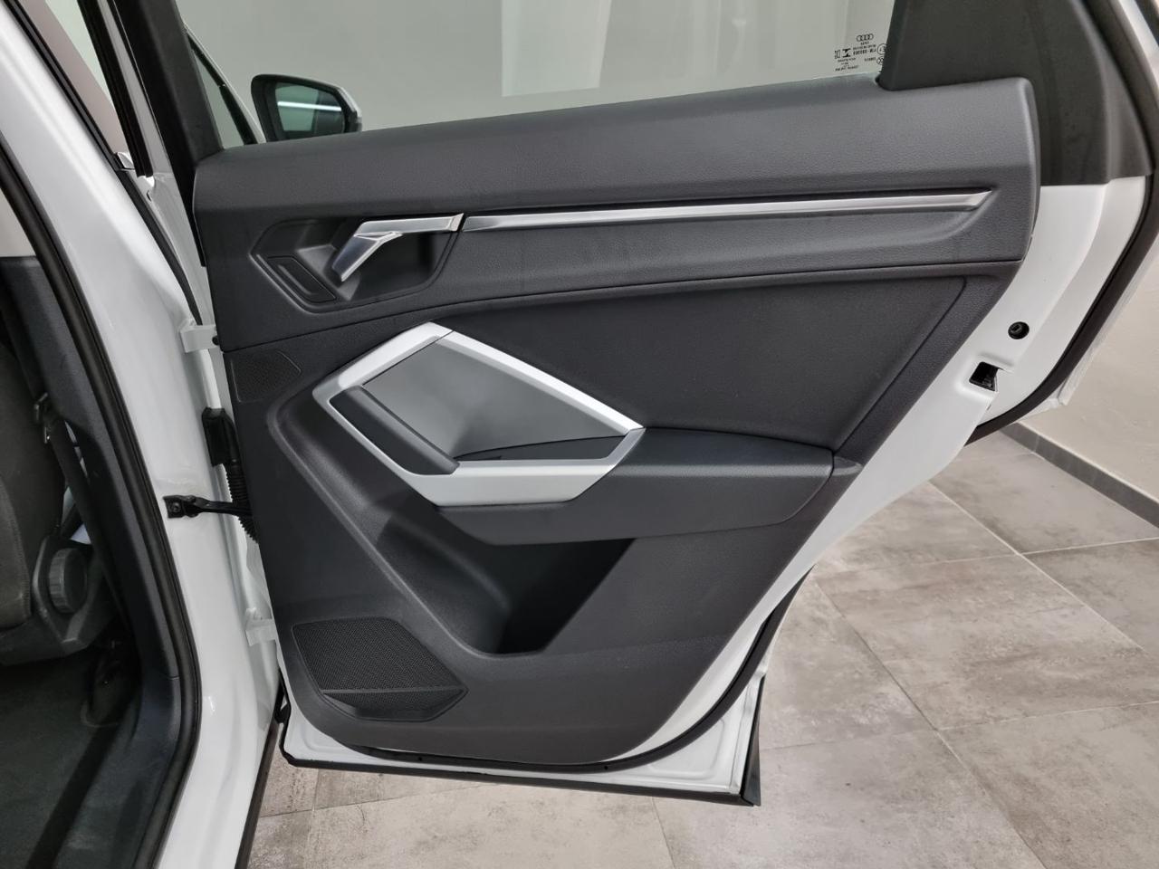 AUDI Q3 SPB 35 TDI S tronic S line edition - 27