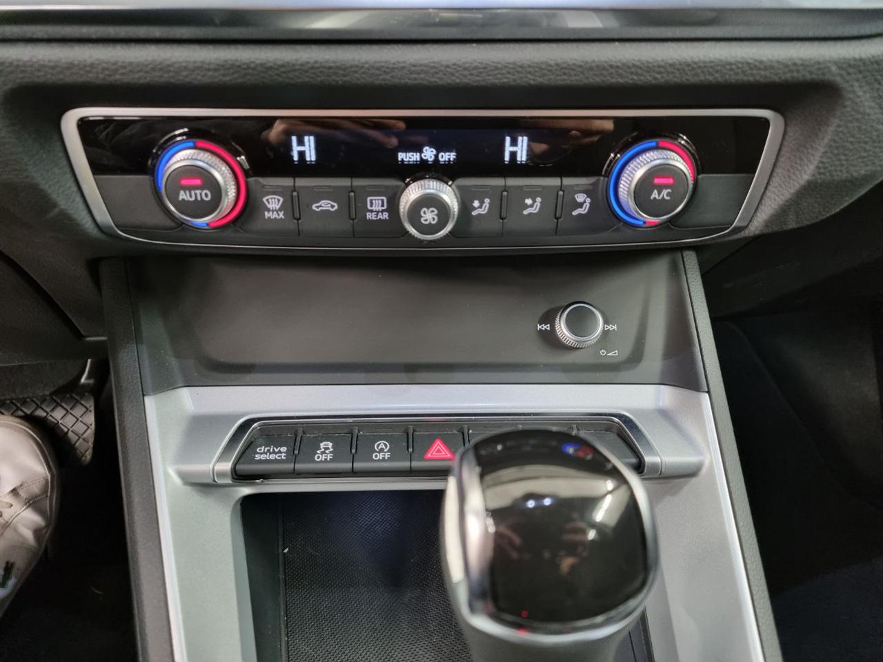 AUDI Q3 SPB 35 TDI S tronic S line edition - 14