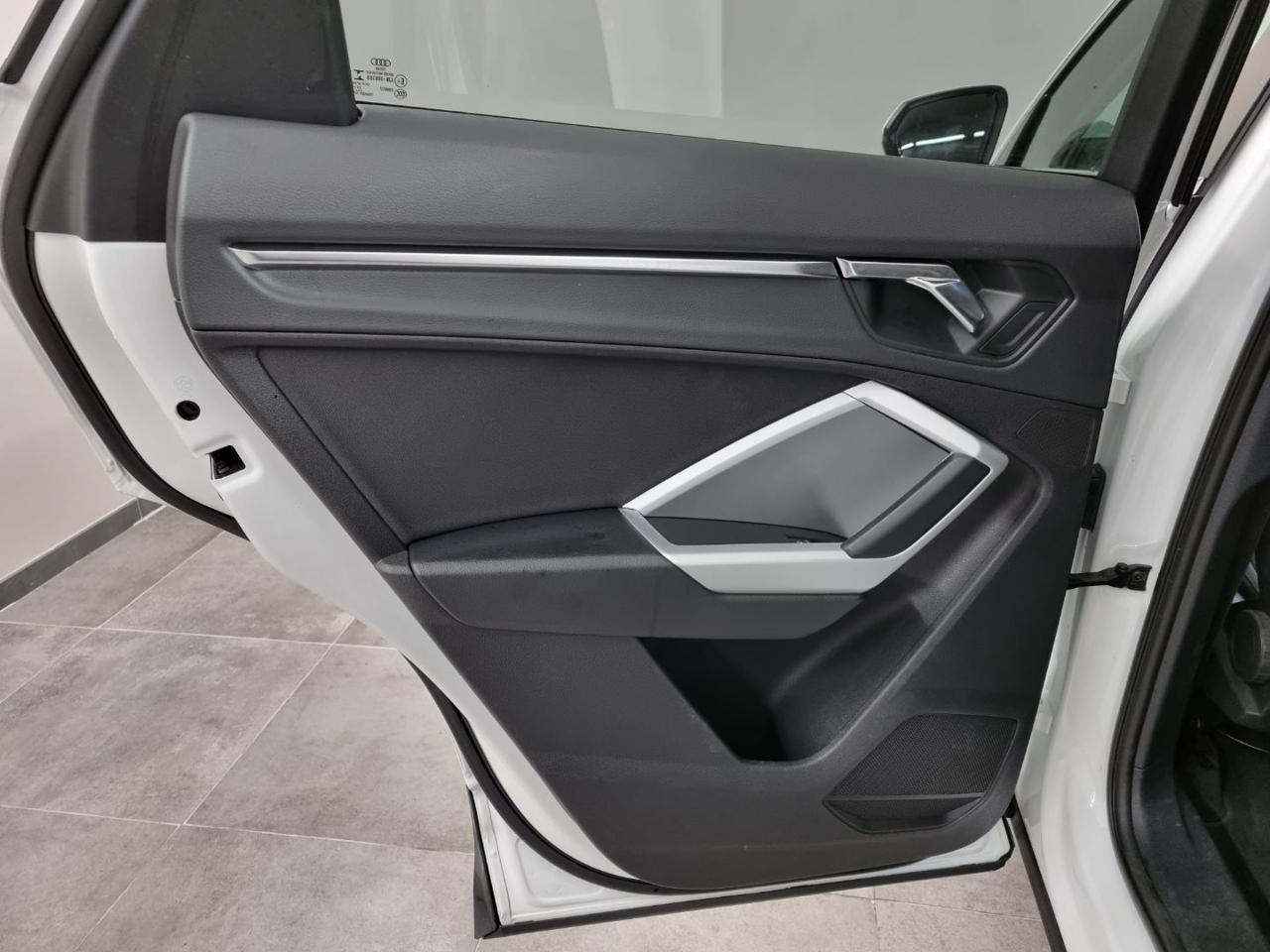 AUDI Q3 SPB 35 TDI S tronic S line edition - 25